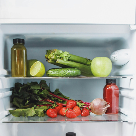 Consumo publica recomendaciones sobre los alimentos conservados en el frigorífico y el congelador tras el apagón eléctrico