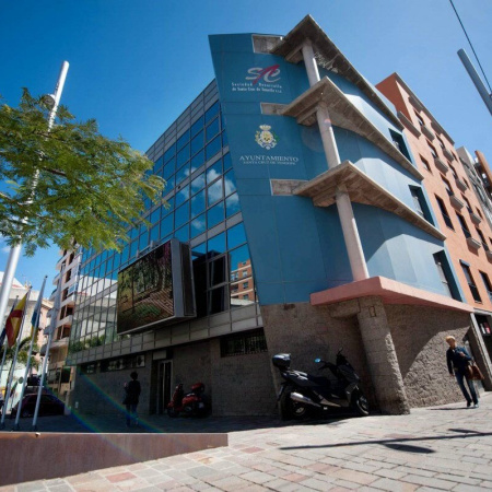 Santa Cruz aplaza la Mesa de Comercio para potenciar el diálogo y el consenso
