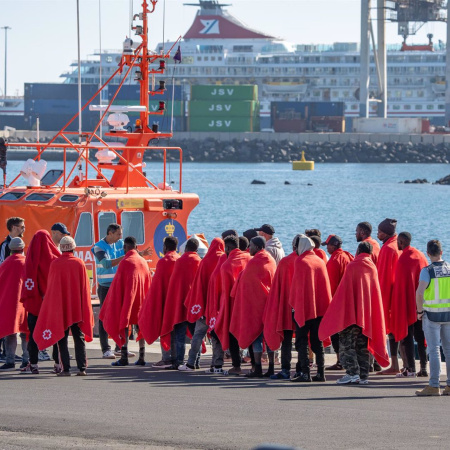 Canarias recibe la llegada de 10.538 migrantes hasta mayo, un 33,8% menos, según Interior