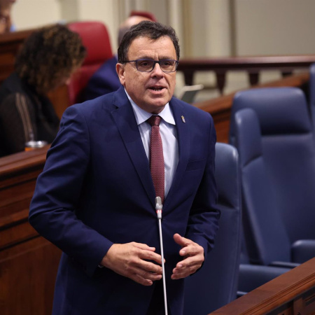 El Parlamento de Canarias convalida el decreto de licencias urbanísticas con el rechazo de PSOE y NC-BC