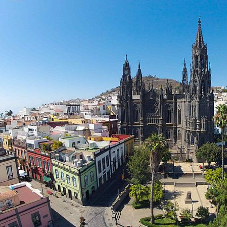 Arucas convoca su concurso de pintura rápida por las Fiestas de San Juan 2025