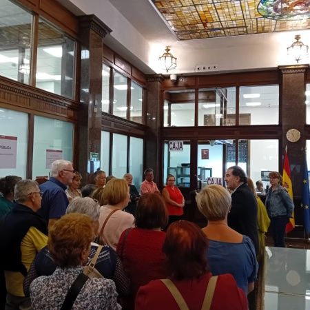 La Laguna y Banco de España se unen en la Semana de la Administración Abierta para enseñar a las personas mayores a protegerse de falsificaciones y estafas financieras