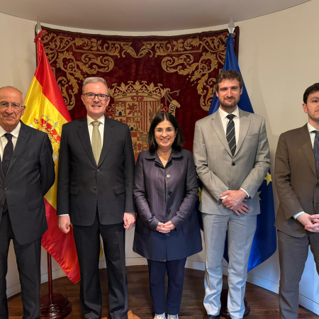 La alcaldesa de Las Palmas de Gran Canaria mantiene un encuentro con el embajador de España en Corea del Sur en su visita institucional al país asiático