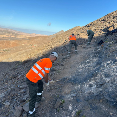 Las cuadrillas adecentan dos senderos de la Red de Caminos Naturales entre Casillas, Tefía y Tetir en Fuerteventura