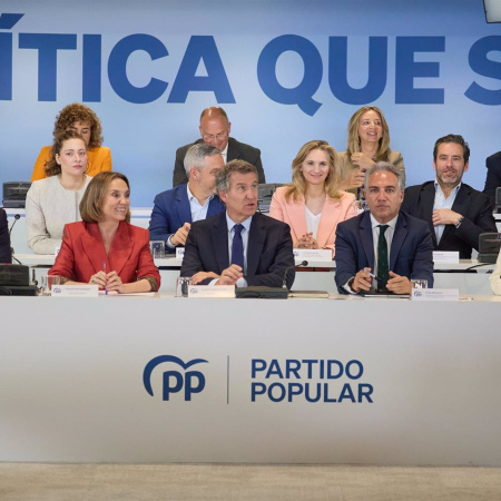 Feijóo prosigue este lunes su gira por España para ser reelegido líder del PP y visitará Canarias entre otras CCAA