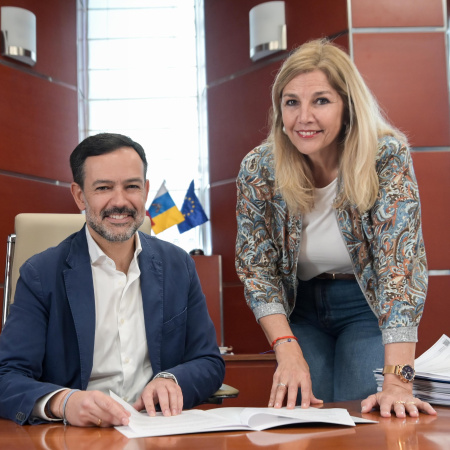 El Cabildo de Tenerife moderniza el estadio Heliodoro Rodríguez López con nuevos asientos autoabatibles