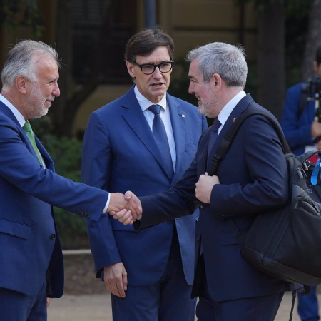 Clavijo constata la "soledad" de Canarias en inmigración y exige un sistema nacional de menores