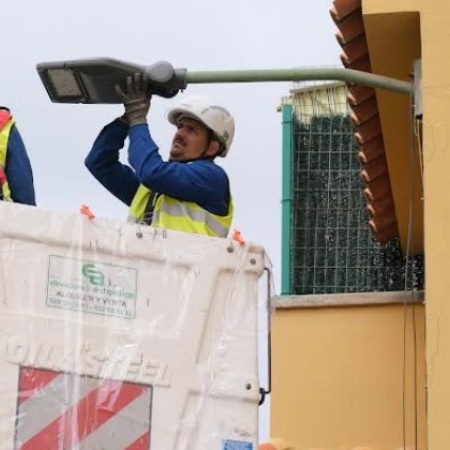 Ocho empresas presentan sus ofertas para la instalación de más 1.500 luminarias LED en La Isleta y Las Coloradas