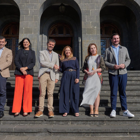 Rosa Dávila y Francisco García sellan un acuerdo histórico para escalonar los horarios universitarios y aliviar la TF-5