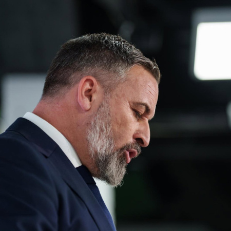 Abascal dice que España "no debe permitir" que Canarias, Ceuta y Melilla no estén bajo el "paraguas" de la OTAN