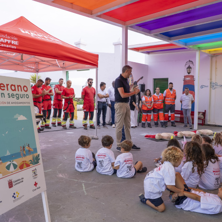 El Consorcio de Seguridad y Emergencias de Lanzarote organiza nuevamente la campaña ‘Este verano chapuzón seguro’
