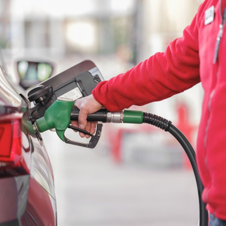 El verano llega con bonificaciones al combustible en Fuerteventura, La Gomera, El Hierro y La Palma