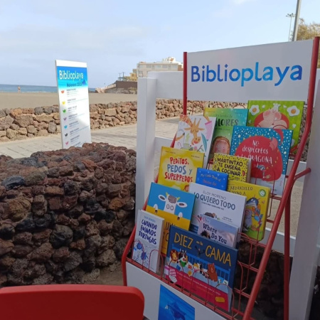 La Biblioplaya de Melenara estará abierta hasta el 29 de agosto con más de 2.000 ejemplares disponibles y 200 editoriales nuevas