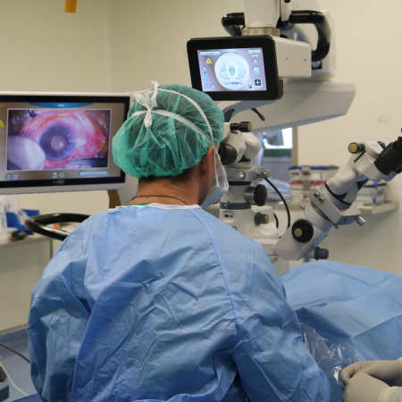 El hospital Molina Orosa incorpora la cirugía vítreorretiniana a su cartera de servicios