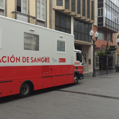 Hemodonación y Hemoterapia instala en la calle Triana de la capital grancanaria una unidad móvil para la donación