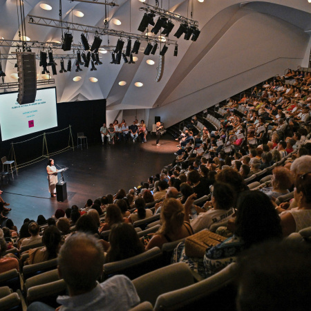 El Cabildo fomenta la perspectiva de género a través de los clubes de lectura de Tenerife