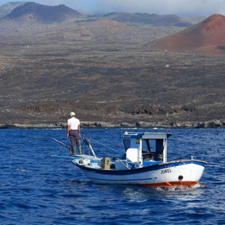El Cabildo de El Hierro apoya la declaración del parque marino con la abstención del PP y anuncio de impugnación de AHI