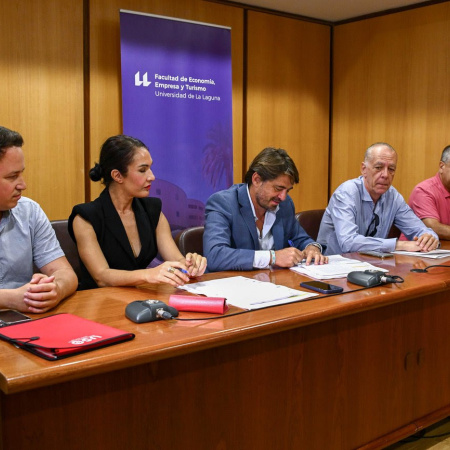Patronales y sindicatos de hostelería firman el convenio del alza salarial más alto de su historia, un 13,5% hasta 2028 para casi 34.000 personas