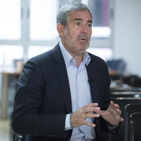Clavijo dice que la financiación singular "es quitarle dinero a los canarios para mandarlo a Cataluña"