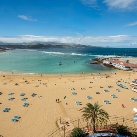 El Ayuntamiento de Las Palmas de Gran Canaria licita la renovación y modernización del servicio de megafonía en la playa de Las Canteras