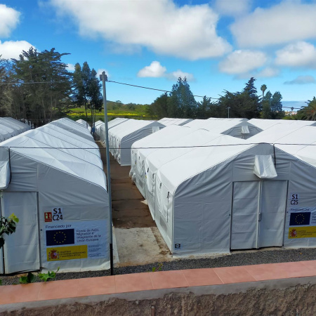Denuncian "graves incumplimientos" en la seguridad del centro de acogida de migrantes en Las Raíces (Tenerife)