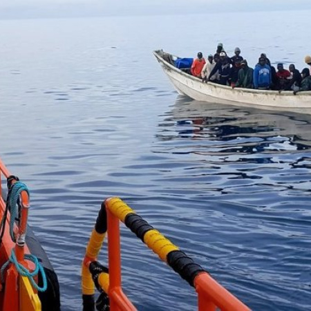Canarias lamenta la "irresponsabilidad e insolidaridad" de Baleares tras pedir la suspensión del reparto de menores