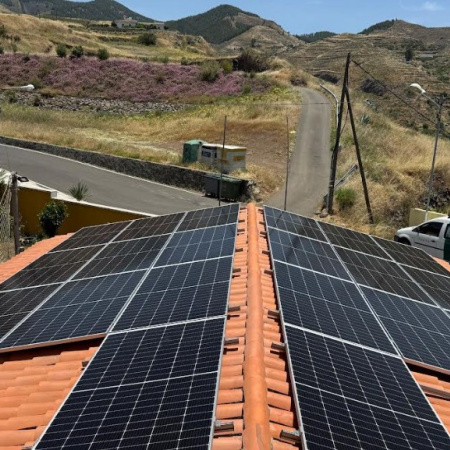 El Ayuntamiento de Gáldar impulsa el autoconsumo energético en el Hotel Rural de Juncalillo con una instalación solar fotovoltaica