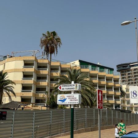 Tres nuevas licencias de Urbanismo dan continuidad a la renovación de Playa del Inglés con de 5,2 millones de euros de inversión