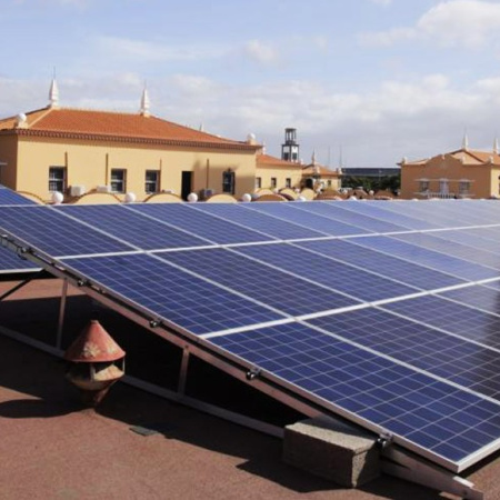 Santa Cruz adjudica la instalación de placas fotovoltaicas en diferentes sedes municipales