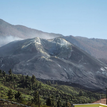 El Parlamento de Canarias ultima la nueva ley de volcanes con consenso de los grupos y el aval de más de 19.000 firmas