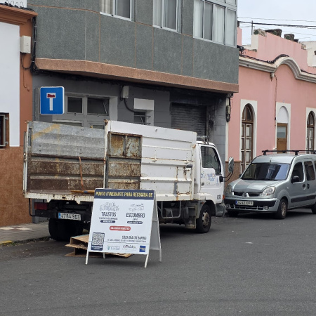 El punto de acopio transitorio de trastos, enseres y escombros de Las Palmas de Gran Canaria recorre 23 barrios en octubre