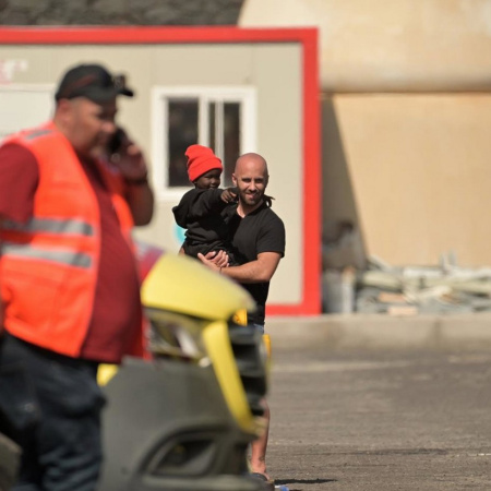 Fiscalía de Canarias asume que es "muy difícil" fijar la edad de menores migrantes en 15 días y ve un "error" ese plazo