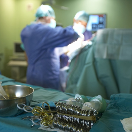 Sanidad destina más de 3,4 millones de euros a microscopios quirúrgicos de alta tecnología