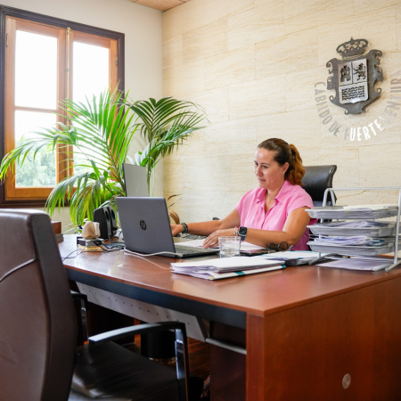 Lola García reitera al Ministerio que interceda ante las deficiencias del Aeropuerto de Fuerteventura