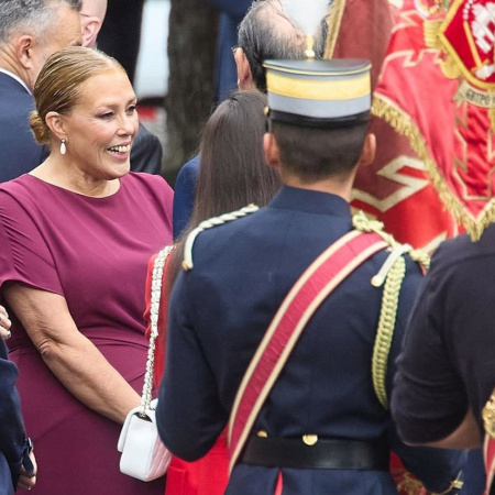 La presidenta del Parlamento canario felicita el Día de la Fiesta Nacional, que celebra "los valores que nos unen"