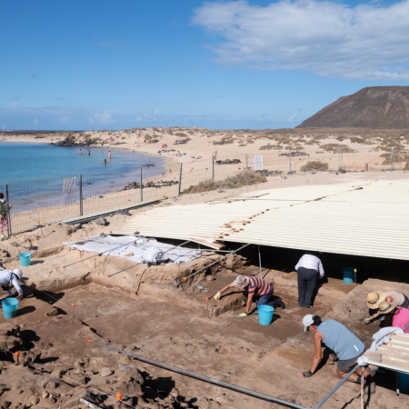 Cabildo de Fuerteventura y Museos de Tenerife inician una décima excavación en el yacimiento Lobos I