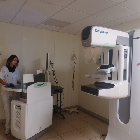 Esther Monzón informa que el programa de cribado de cáncer de mama detectó cerca de 600 tumores en 2024