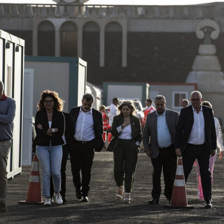 El Gobierno amplía la declaración de emergencia en Canarias con 300.000 euros para atender menores migrantes