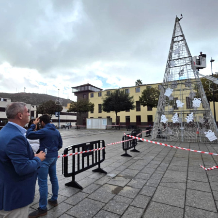 La Laguna ilumina su Navidad con un modelo propio que ahorrará cerca de dos millones de euros