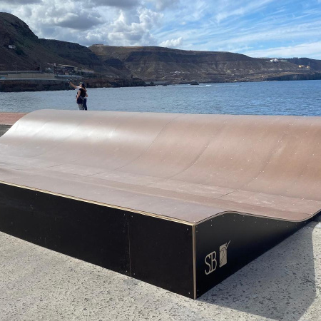 El Ayuntamiento de Las Palmas de Gran Canaria instala la primera rampa especializada de surfskate de Las Palmas de Gran Canaria en El Rincón