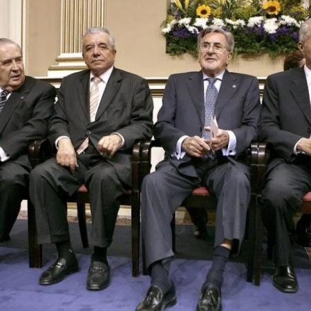 El Gobierno concede la Gran Cruz de Carlos III a los expresidentes canarios Adán Martín, Lorenzo Olarte y Manuel Hermoso