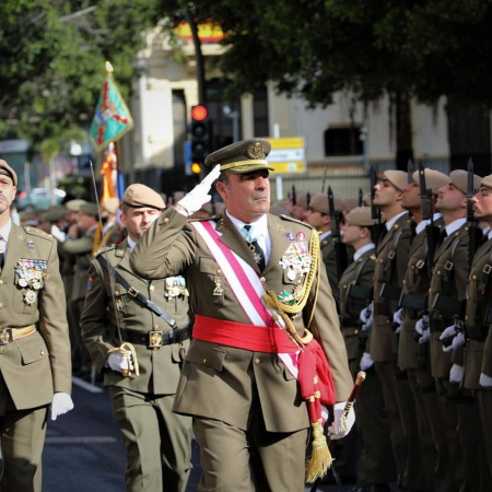El jefe del Mando de Canarias defiende la transformación de las Fuerzas Armadas para afrontar los retos presentes