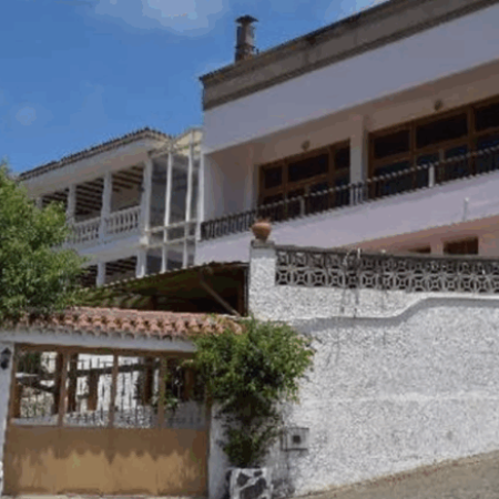 El Ayuntamiento de Teror firma un acuerdo con el ‘El Mesón’ para la reubicación de las actividades del club de Mayores y la Banda de Música