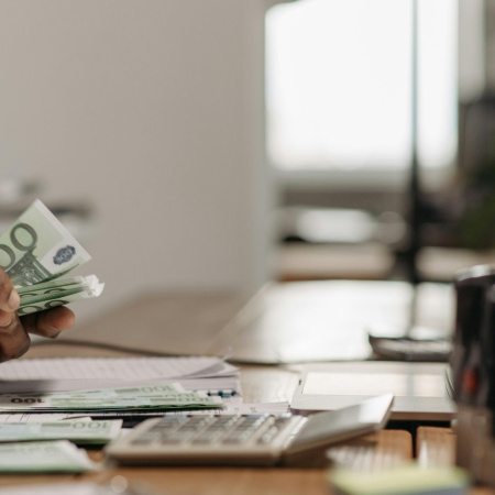 Antigua bate su récord histórico en el último trimestre con una media de 8 días en el pago a sus proveedores