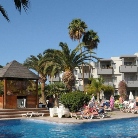 Las pernoctaciones en apartamentos turísticos de Canarias suben un 11% durante 2025, hasta las 28,6 millones