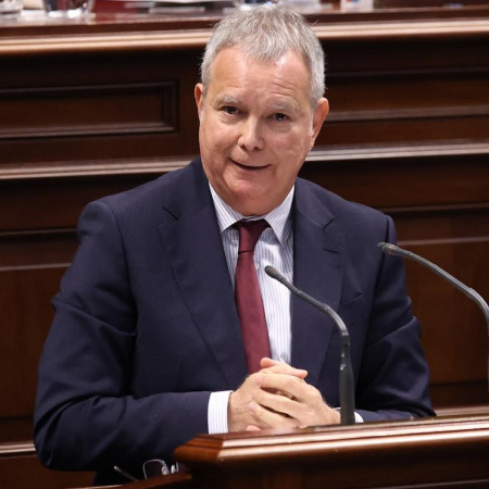 Franquis acusa a Clavijo de bloquear un Decreto-Ley para transformar el Archipiélago: “Lo que han hecho es renunciar al autogobierno de Canarias”