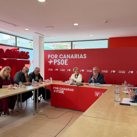 El PSOE presenta a los sindicatos y agentes sociales su decreto para la transformación socioeconómica de Canarias