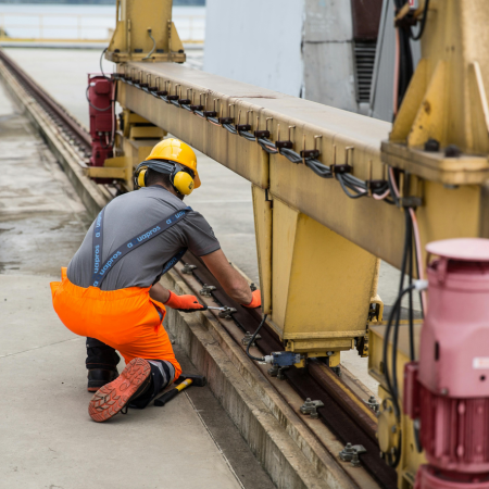 La industria canaria cierra 2025 al alza y alerta sobre la escasez de personal cualificado y el déficit energético
