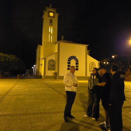 Valle de Guerra refuerza la puesta en valor de su Plaza de la Iglesia con nueva iluminación en el reloj y la torre