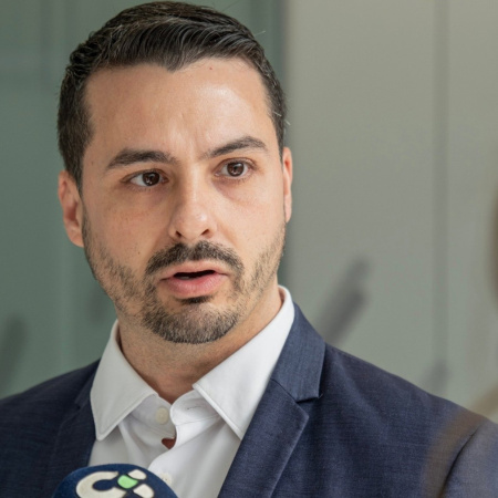 CC exige una reunión urgente de la mesa del pacto con el PSOE tras la subida de tasas de Aena "sin contar con Canarias"